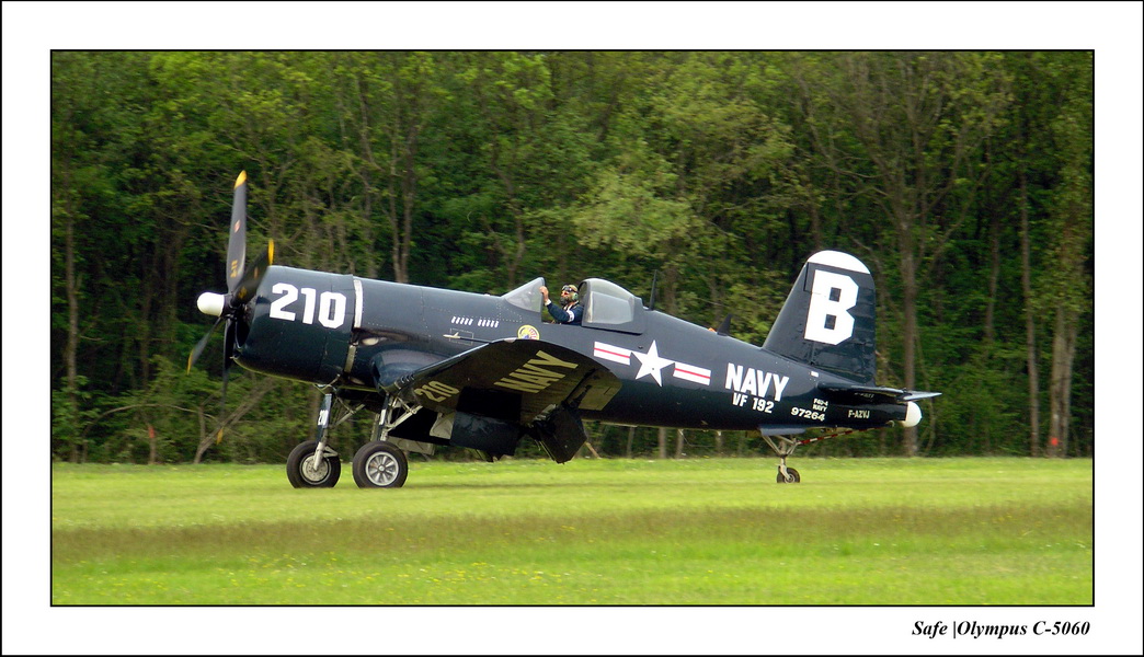 2005 - 05 - Corsairs F4U - 28.JPG